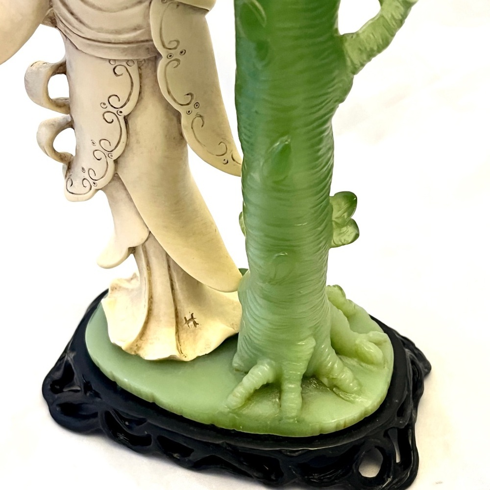 Resin Jade & Ivory-like Geisha Statue with Tree, On Base, Vintage EUC - Picture 7 of 12